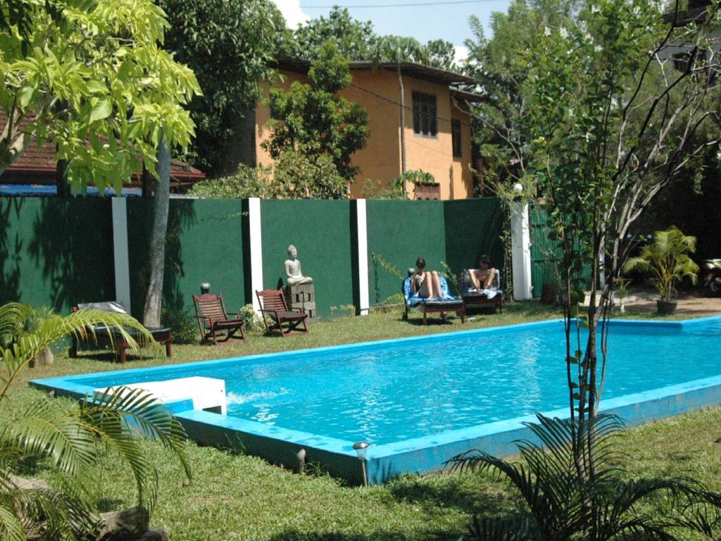 Vidisa Hotel Хіккадува Екстер'єр фото
